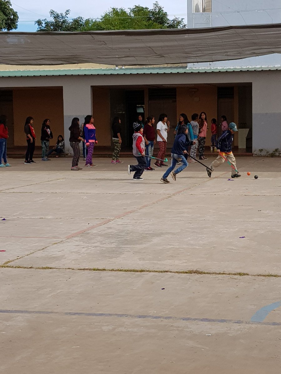 maggiecanessa1's tweet photo. #CPPS2018 #CAI22 Taller de deportes. @Graciel03476193 @MariteLescano @patriciapinasco @fguillesaavedra https://t.co/4hzCxjZi9f