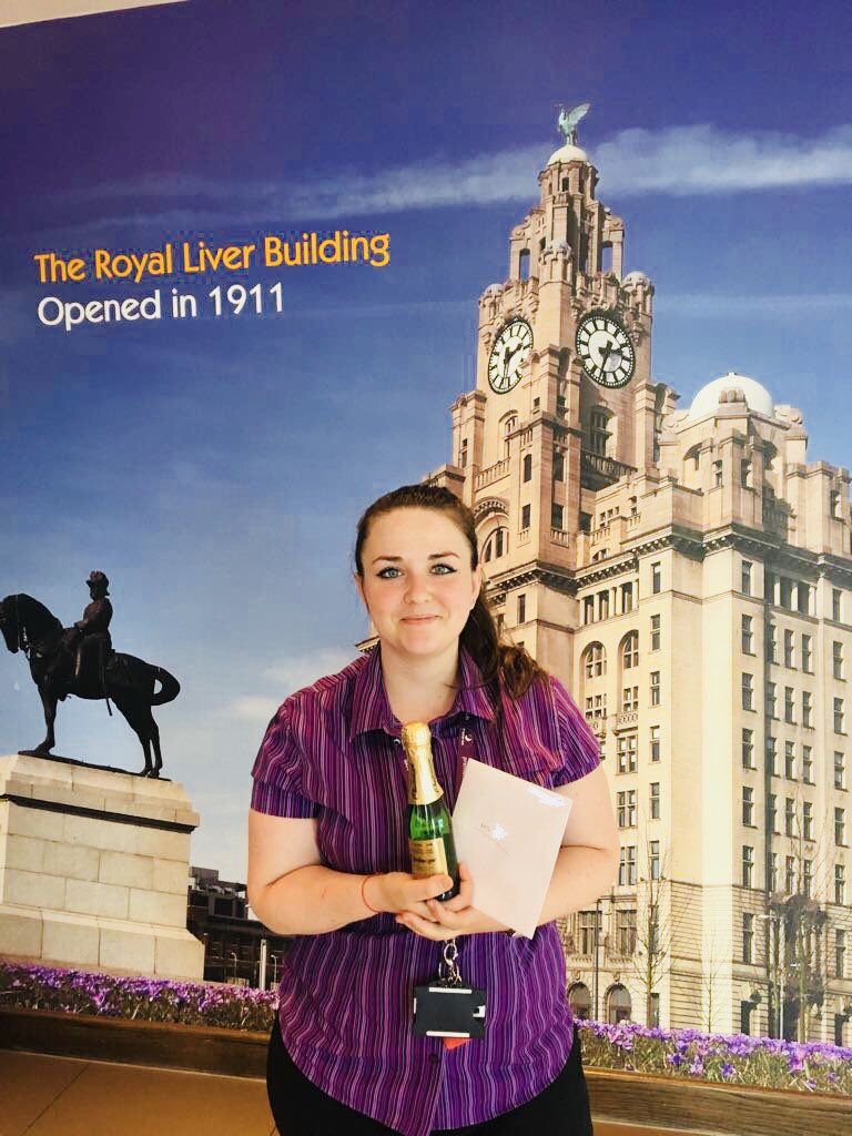 Even after a busy breakfast &amp; high departures team <a href="/LiverpoolOnePI/">PI LCC Liverpool One</a> still have the time to wow an arriving guest celebrating their birthday! 💜 <a href="/walmsley_andrea/">Andrea Massey</a> @MidlandssolusPi <a href="/alison257/">9alison ryan</a>