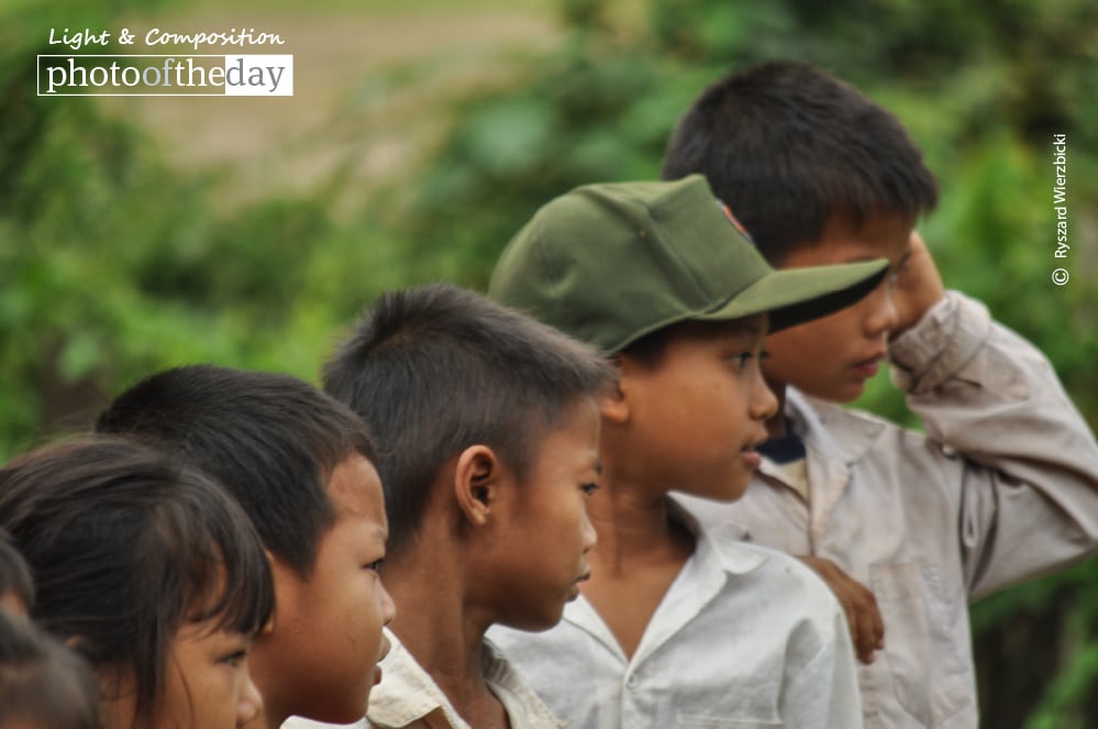 GalleryofArt's tweet photo. See Left, by Ryszard Wierzbicki - https://t.co/3Ziw9vPweu - #Laos #LuangPrabang #Phonsavan #RyszardWierzbicki https://t.co/uNQR3hBpRV