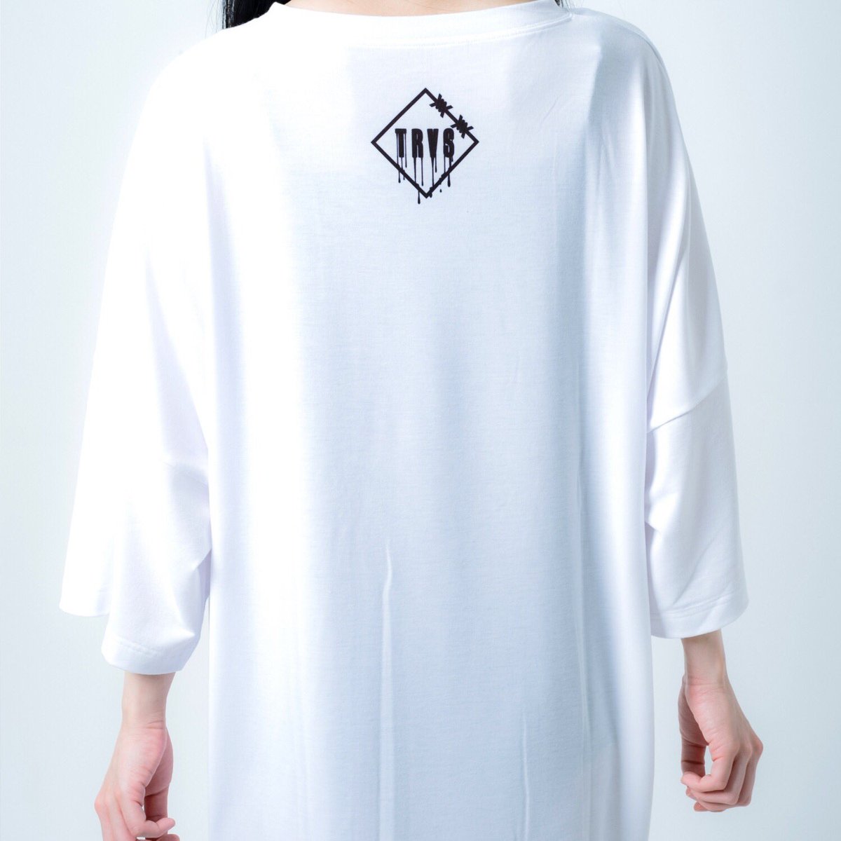 Travas Tokyo Travas Tokyo New Arrival サイケデリックな色合いのオリジナル三つ目天使 Three Eyes Round Hem Big Tee 5 900 Tax 近日発売 Coming Soon