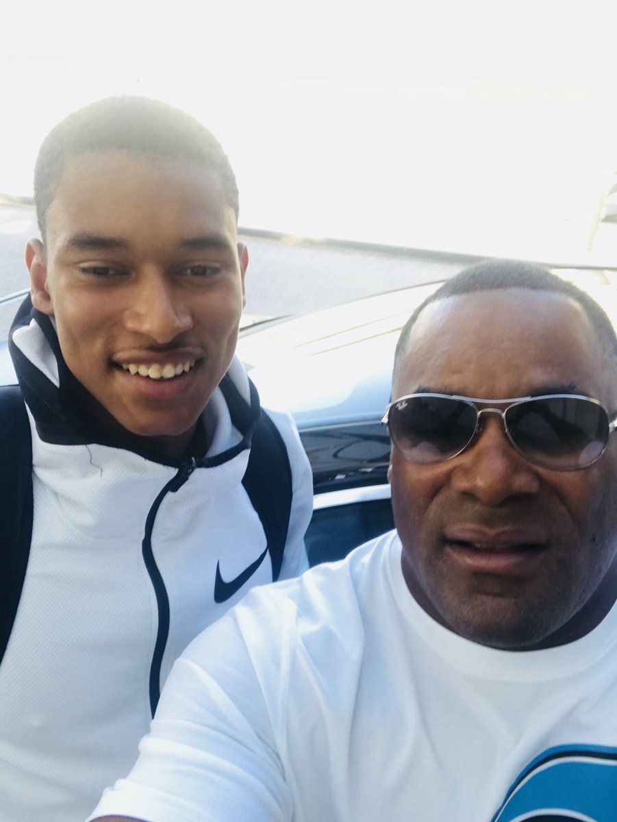 JJMcCleskey's tweet photo. Last airport drop off for @lilsho2 College went by so quick! Keep working hard! #UcantHideHardWork https://t.co/i4hMgznSfD