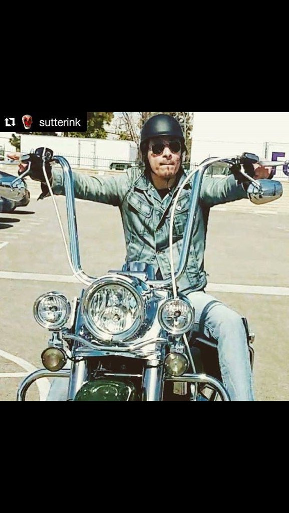 73wildflower's tweet photo. Happy #supercrushsunday Cool bike ๐hot man ๐ฅ@antoniojmllo So ready to see Riz on #MayansFX #MayansMC #rollout #smokinhot #excellentcast #perfectlips ๐Mayans MC coming this fall! ๐๐ป๐๐ช๐ป https://t.co/gAcTwYBNqD