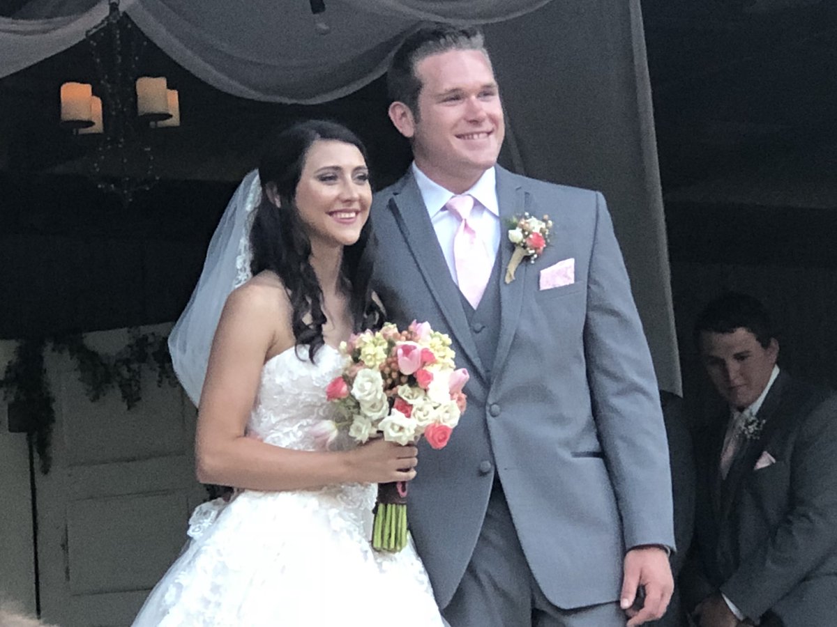 Kw09Kelly's tweet photo. Celebrated our beautiful niece and her new husband! #otey4life https://t.co/7mAYpXUNUQ