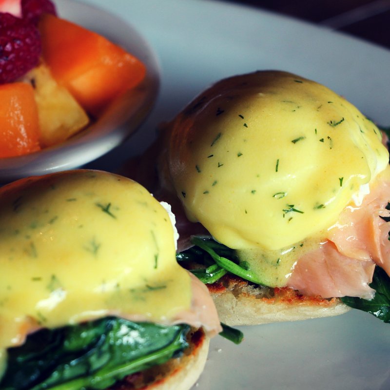 All happiness depends on a leisurely breakfast. #smokedsalmonbenedict #breakfast #brunch #bloodymary #champagne #enderlecenter #tustin #santaana #17thstreetgrill