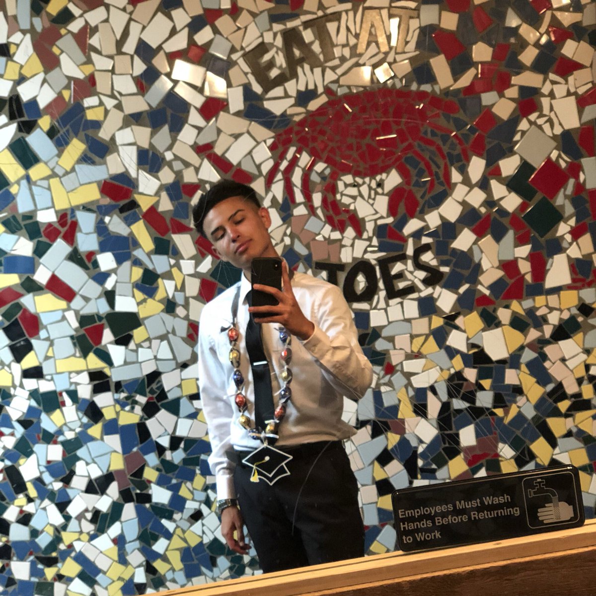 AlexSolisLife's tweet photo. It didn’t hit me that I was graduating until I was about to walk the stage🎓Class of 2018🤙🏽 https://t.co/1FWnxFFHX3