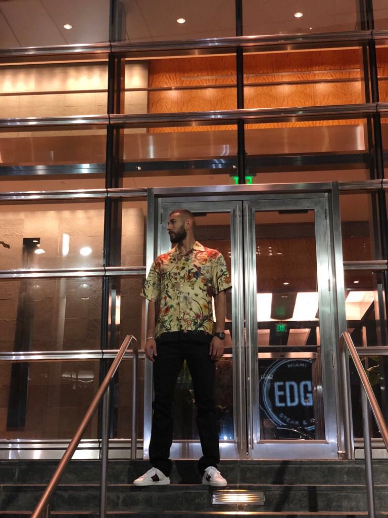 Benzema's tweet photo. Miami style 😎 https://t.co/YpNYJBjgkF