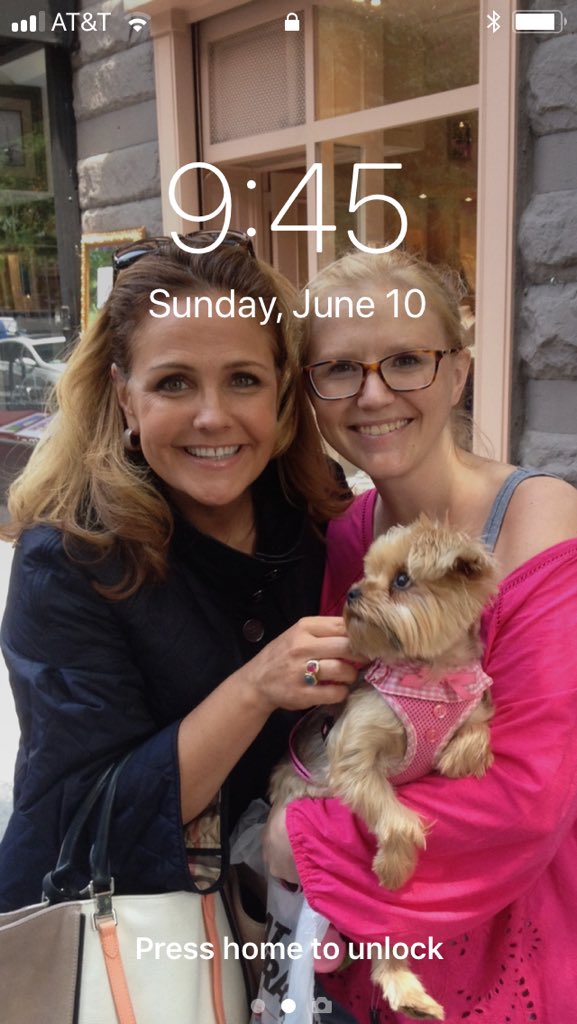 nisnice's tweet photo. @mcharlesworth7 happy happy birthday Michelle! Everyday should be your birthday because you are the best! I still have as my home screen of when I ran into you and you were the nicest! #KeepInRocking @ABC7NY https://t.co/Yl3PdMAI5Y