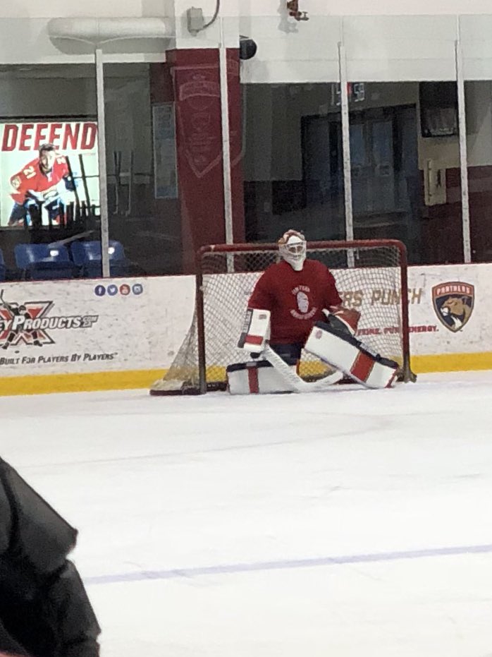 DMATBHockeyClub's tweet photo. While @MikeyMikeWeiner was busy kamikaze icing us at drop in while faking sick, @Danglez44_ finally snuck some pictures of @CStaniscia new full setup from @GilbyDesigns &amp; #Battram courtesy of the @BeerLeagueTalk @WestyAward 🏒😍🌴🚗 https://t.co/VBnSPQqsvz