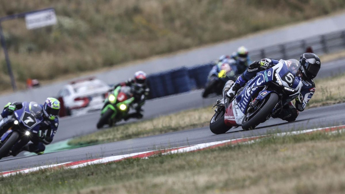 FuelUniverseTV's tweet photo. F.C.C. TSR Honda France gana en las 8 horas de Oschersleben || https://t.co/YIAc4biKH3 ||
#EWC #Honda #Oschersleben https://t.co/DGHWTaOfiC
