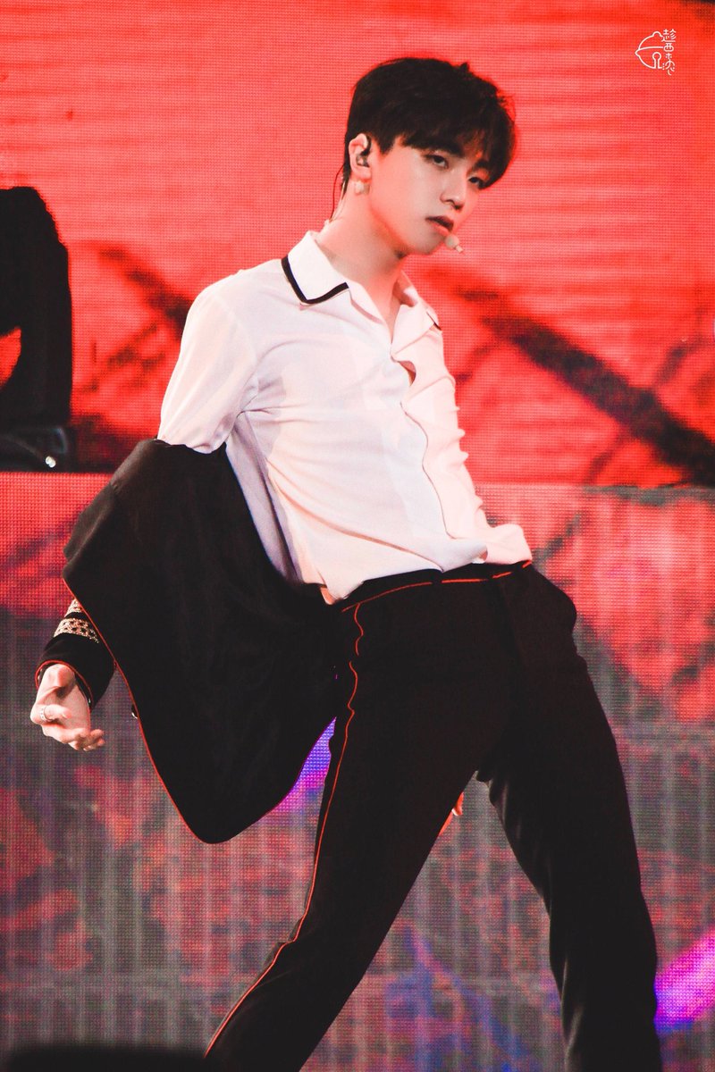 ChenLinongTeam's tweet photo. 180610| #ChenLinong @  THX With Love Fan Meeting in Nanjing Day-2

Cr. 趁栗浓

🔥🔥🔞😂
#THXwithLOVEinNanjing
#ChenLinong @n30201 #NINE
#陈立农 #Ninepercent #陈立農 #百分之九少年 @NINEPERCENT_IC #百分之九 https://t.co/GVNnAdHc21