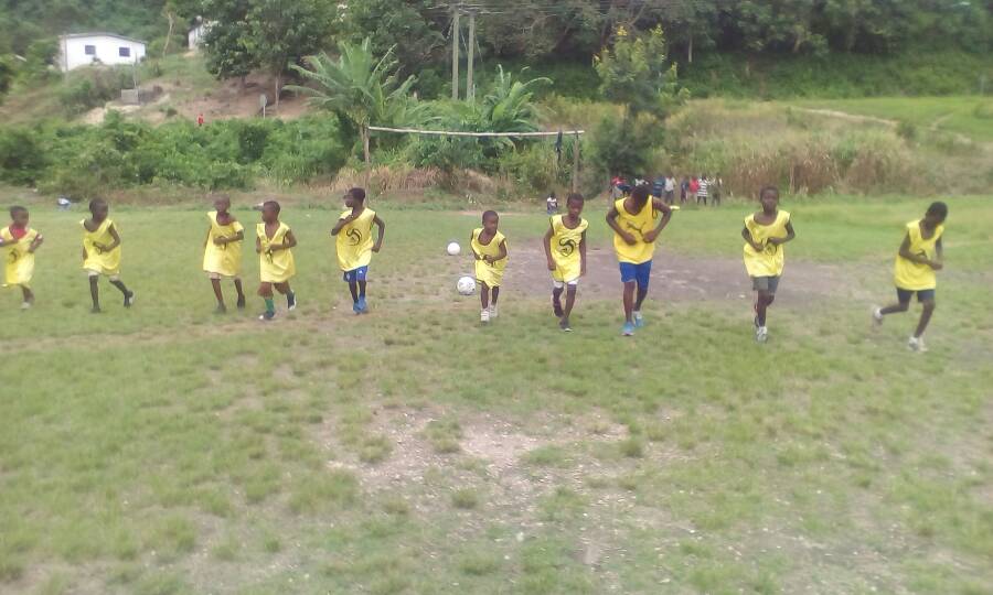 AvatimeFC's tweet photo. @AvatimeFC under 8 and under 15 at training.
@GeorgeO12568298 @rfavolta @Adjivic @DavisClottey @global1051fm @vpfm981 https://t.co/0jEOPFLeJS