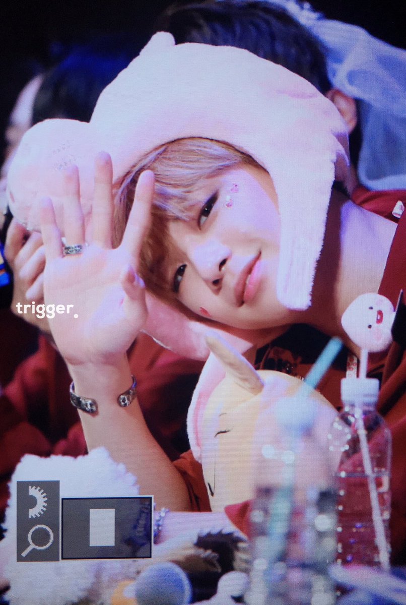 trigger_1210's tweet photo. 180610 💕이뿌니 맘이 넘넘 이뻐💕 #KangDaniel #워너원 #WANNAONE https://t.co/JKzGCmngGD