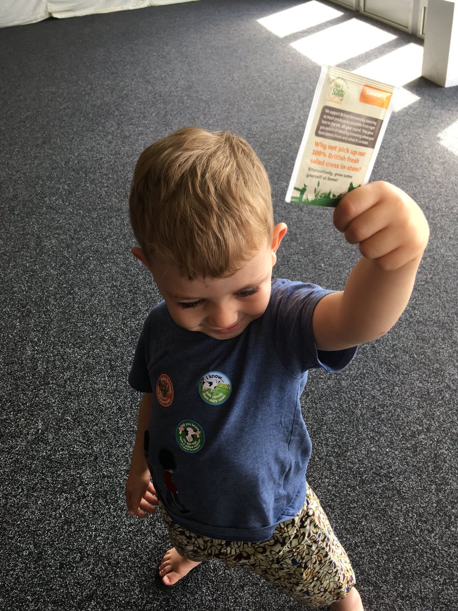 ehwscott's tweet photo. Luton Hoo today for @OpenFarmSunday, loving the @SainsburysNews cress seeds, tractor rides, historic farm buildings and the general good vibes emanating from all visitors #OFS18 #backbritishfarming https://t.co/b3pVBHKeHW