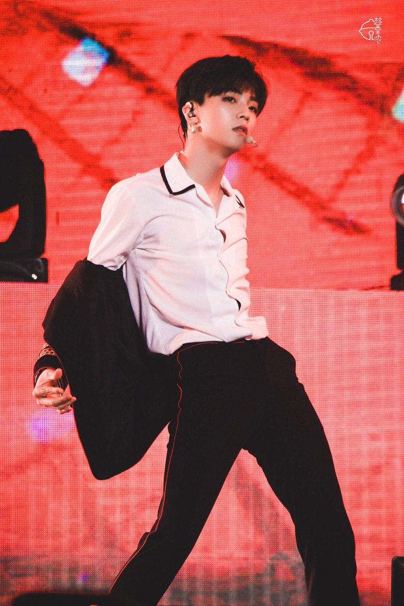 ChenLinongTeam's tweet photo. 180610| #ChenLinong @  THX With Love Fan Meeting in Nanjing Day-2

Cr. 趁栗浓

🔥🔥🔞😂
#THXwithLOVEinNanjing
#ChenLinong @n30201 #NINE
#陈立农 #Ninepercent #陈立農 #百分之九少年 @NINEPERCENT_IC #百分之九 https://t.co/GVNnAdHc21
