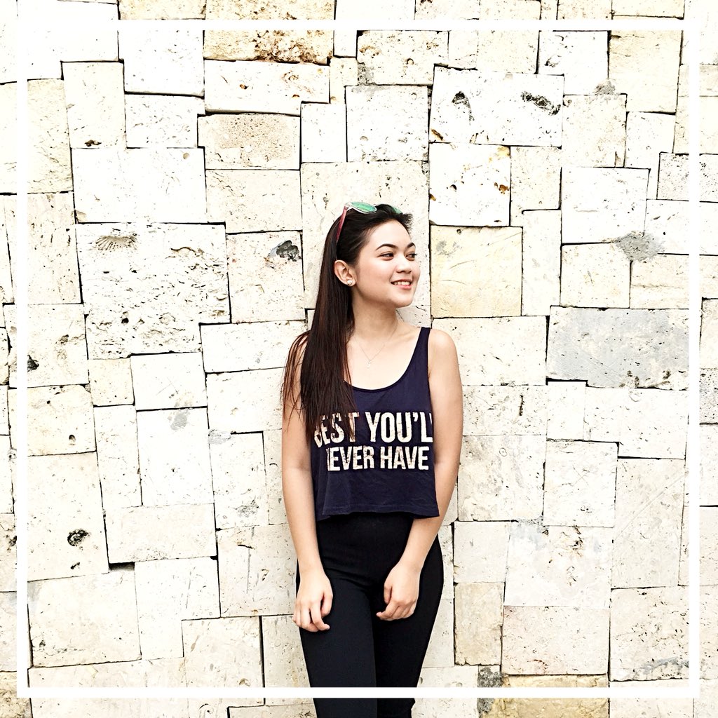 jhazminemm's tweet photo. aspire to inspire before we expire 🏯
#WhenInCebu2018 #Cebeb #Cuartel https://t.co/cOM1DzAjhZ