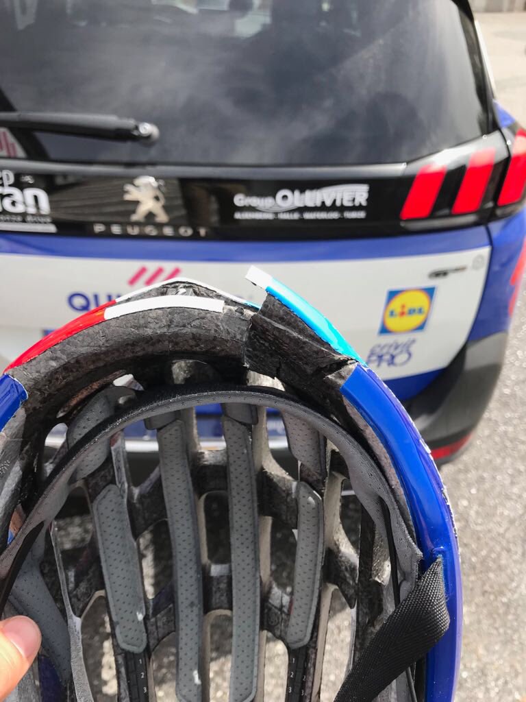 soudalquickstep's tweet photo. Doesn't matter if you're a pro or an amateur rider, wearing a helmet is paramount.
#Dauphine https://t.co/60I3Lkt5lJ