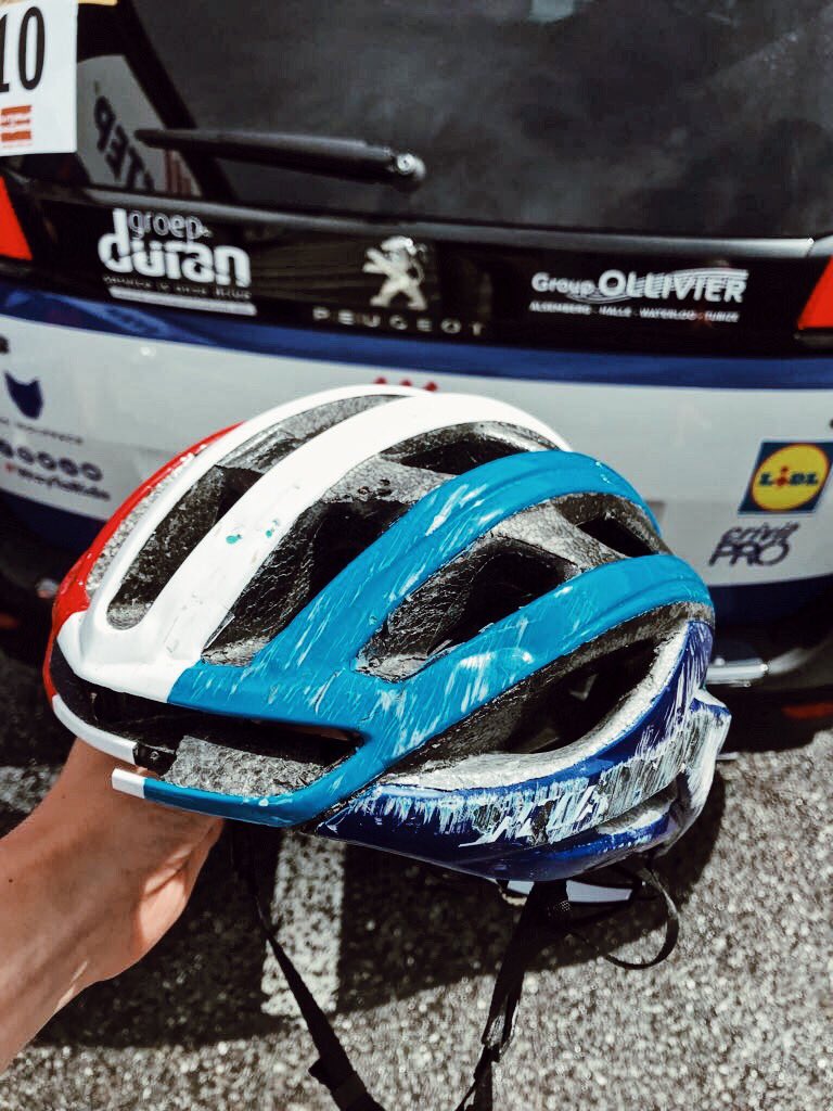 soudalquickstep's tweet photo. Doesn't matter if you're a pro or an amateur rider, wearing a helmet is paramount.
#Dauphine https://t.co/60I3Lkt5lJ