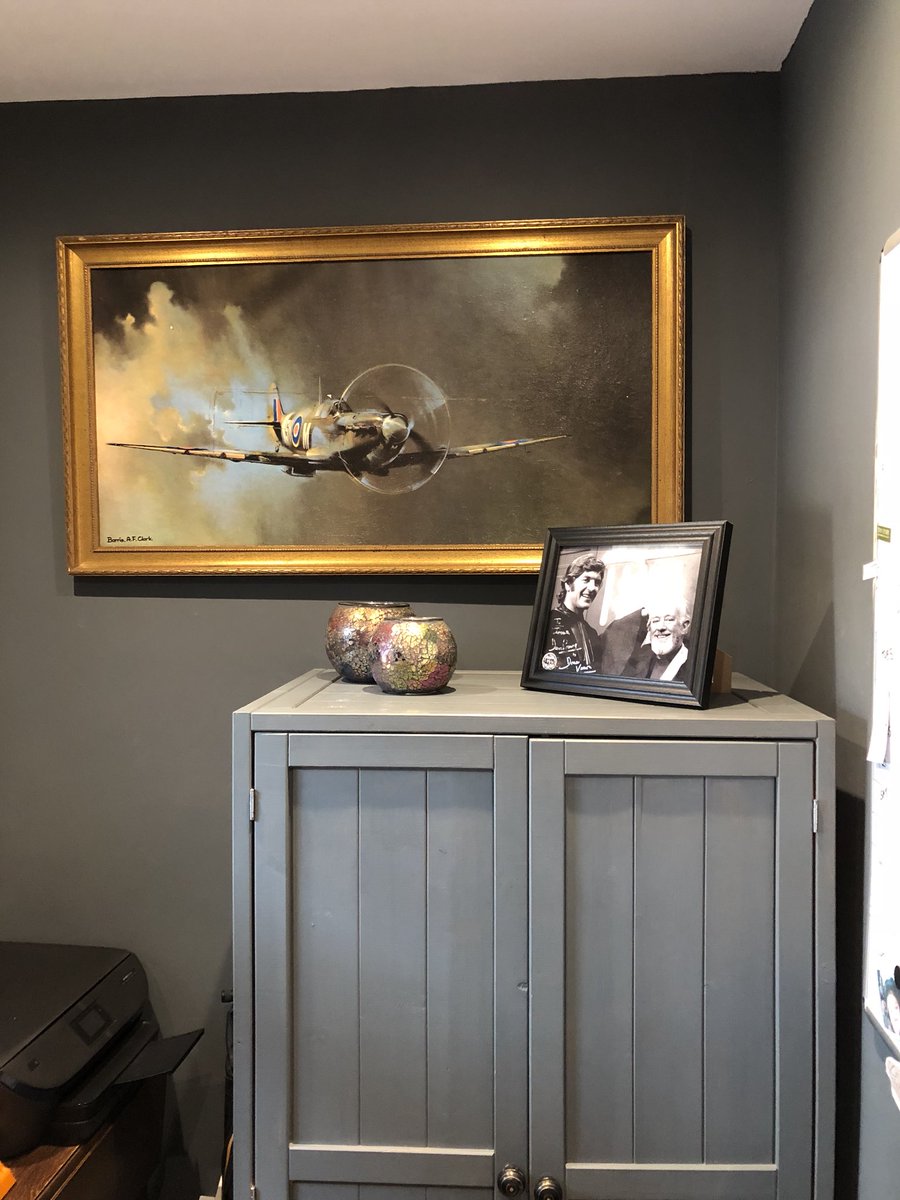 farmerswifee's tweet image. Office finally finished! My #geekspace ❤️❤️