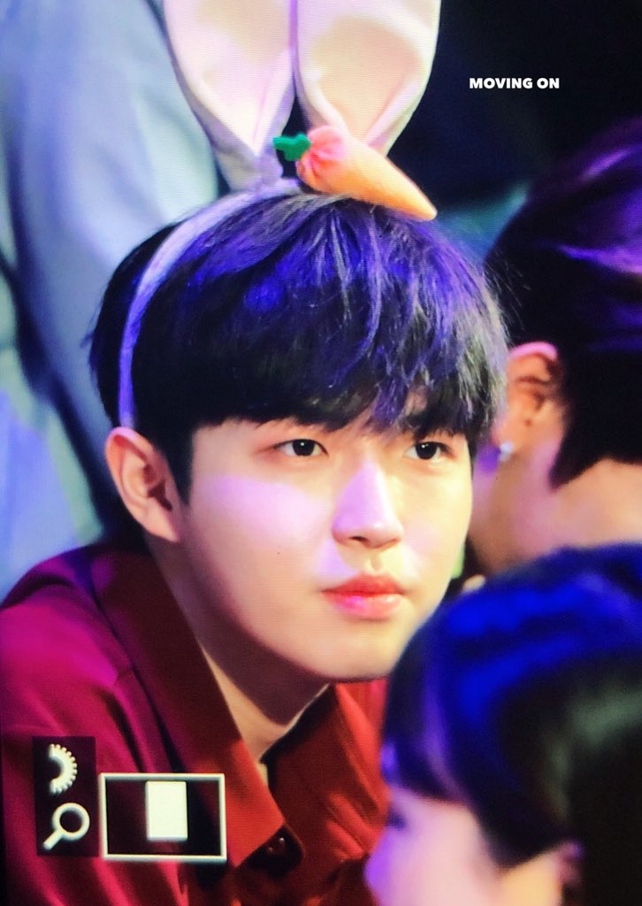 Movingon0527's tweet photo. 180610 #김재환 핫트랙 인간 🐰 https://t.co/ea4RtUVhH5
