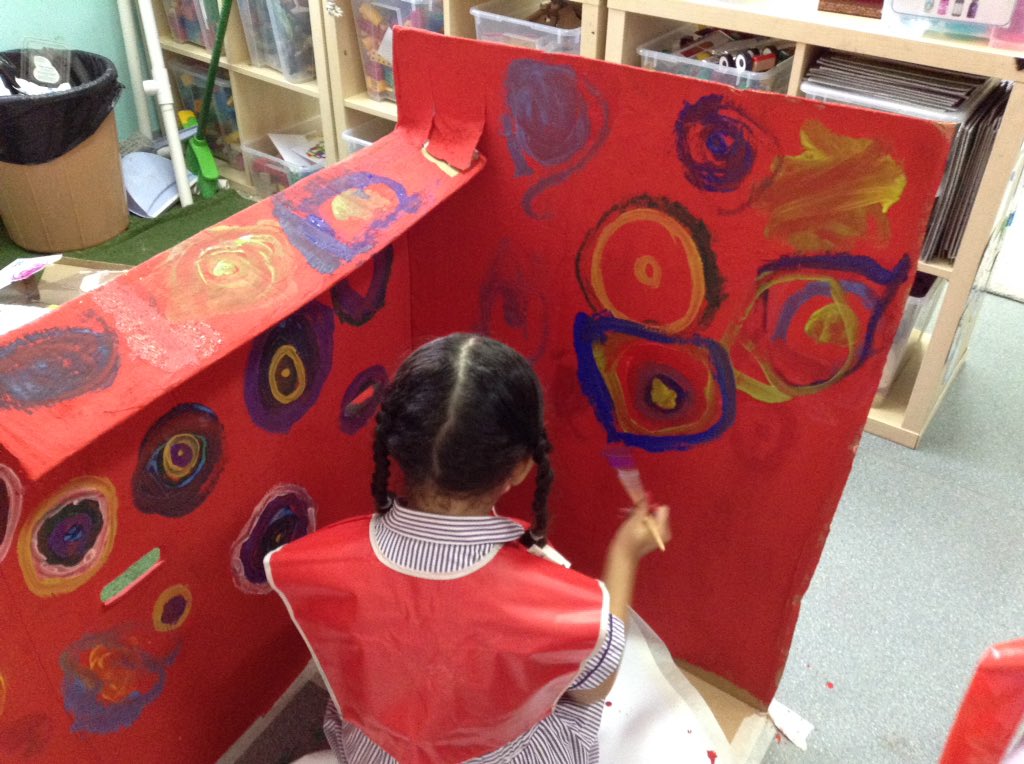 FS2_SBS's tweet photo. Art week in FS2, all about wassily Kandinsky's style of art. Children used various types of materials and media to create their own interpretation of Kandinsky. #Kindergarten @KHDA @Paula_Allison31 @FS2_SBS @9ijakids @FS1_SBS @VPSafaBritish @SafaBritishSch @WhichSchool_UAE #EYFS https://t.co/XSD37EIGGF