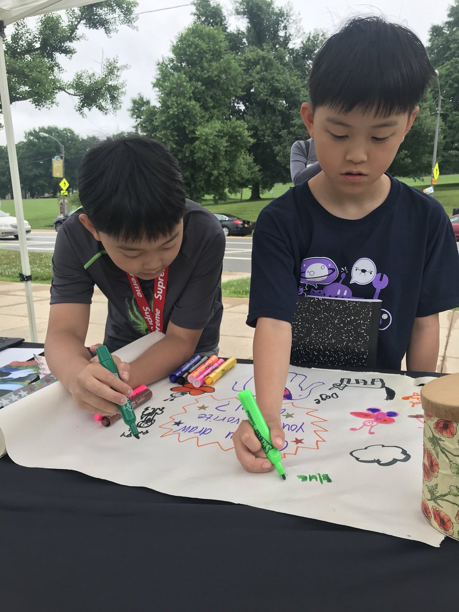 PennFuture's tweet photo. Weβre at @PhippsNews for #BioBlitz! Come learn about our #BetterBiofuels campaign and tell us about your favorite animal! π¦ππ±π» https://t.co/9aiJUinhwv