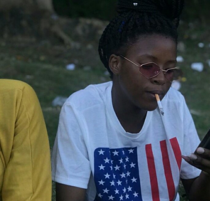 MPutuzo's tweet photo. #2000DropYourPic a whole 16 year old (in a few months)😂🙈 https://t.co/9gVPwfZUgD
