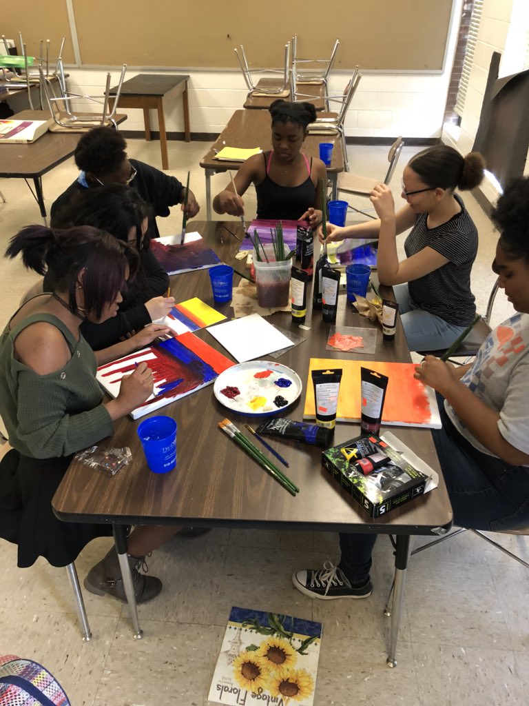 mrsnamerag's tweet photo. @WestoverHS They were supposed to be cleaning but they wanted to paint on their last day. I said, ”Paint on!” 👍👏🏾👌#ccsart #WOHSarts https://t.co/EBt6b4tNST