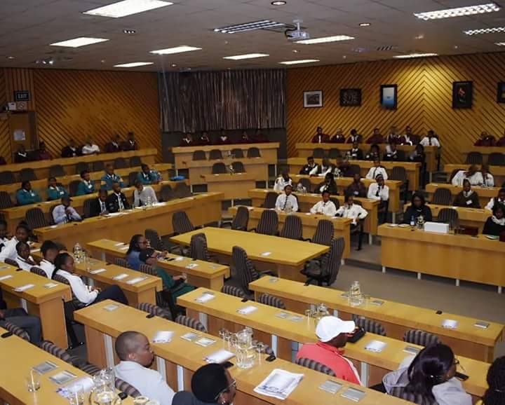 YouthManagersSA's tweet photo. Inagural Free State Youth Leadership Summit #8June2018
Programme Director Maraka Lefera ( Enactus alumnus of the year and  Masters student at Central University of Technology) and the #YMFHead of Free State,Palesa Twapa welcomed the delegates and kicked-off the proceedings. https://t.co/FmNp2d0Tfq