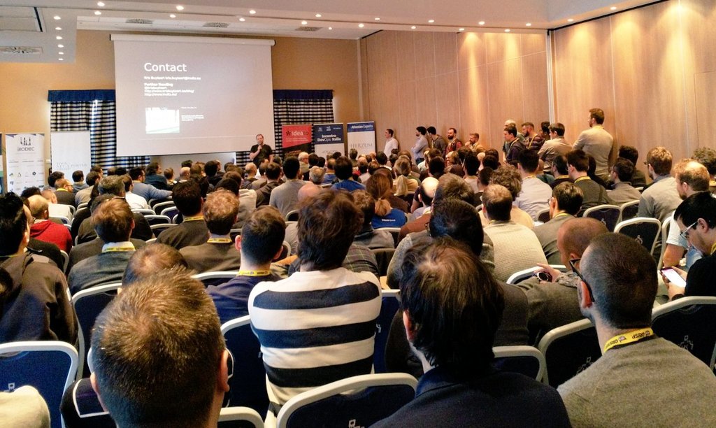 Playing outside is overrated: chill out with all the videos from #idi2018 featuring talks from the best Italian and international #DevOps experts incontrodevops.it/2018/06/10/vid…