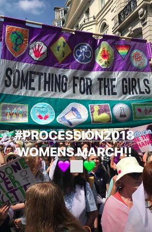 At the front of #PROCESSIONS2018 in London are banners by <a href="/heatha_a/">Heather Agyepong</a>, <a href="/SadieWilliamsUK/">Sadie Williams</a>, <a href="/Girlguiding/">Girlguiding</a>, Harris Academy Girls School, Claudette Johnson and <a href="/EastLondonNHS/">Janak Patel</a>. They are spectacular!
#PROCESSIONS2018 in London is making its way down Park Lane, have you spotted them yet?