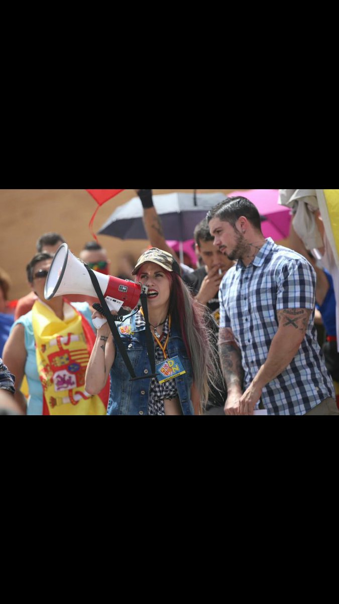 laforja_sbd's tweet photo. #AlertaUltra #AlertaUltraTV3
Alguns dels nazis que avui s'han manifestat davant de TV3: https://t.co/1wKaIAj8wJ