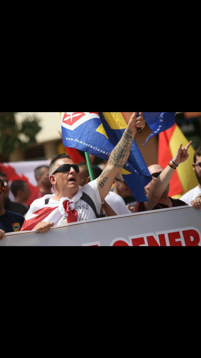 laforja_sbd's tweet photo. #AlertaUltra #AlertaUltraTV3
Alguns dels nazis que avui s'han manifestat davant de TV3: https://t.co/1wKaIAj8wJ