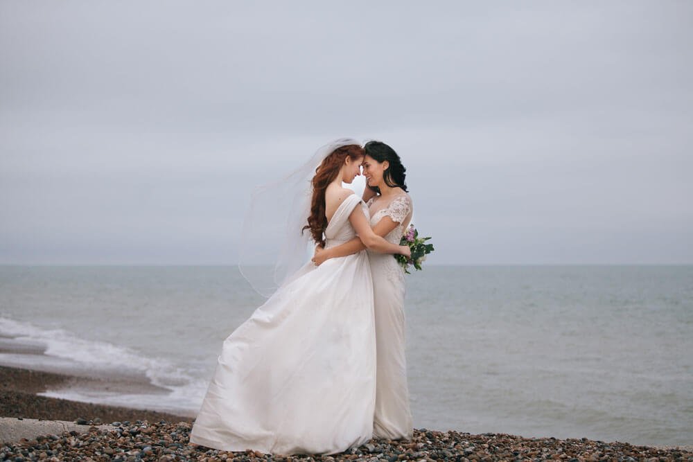 GayWedGuide's tweet image. Jessie &amp;amp; Claudia's Quaker wedding and wedding shoot. buff.ly/2t1EShB #Brighton Photographer: @rmovitz #samesexwedding #lesbianwedding #photography
