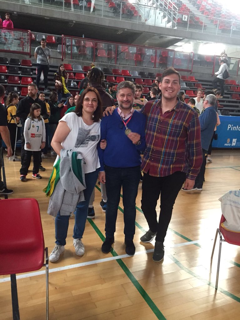 OndaCeroSierra's tweet photo. La #FinalFour entre @ubvillalba y #Pinto. El equipo de #ColladoVillalba asciende a categoría Nacional la temporada que viene... https://t.co/NNOetkAcNN