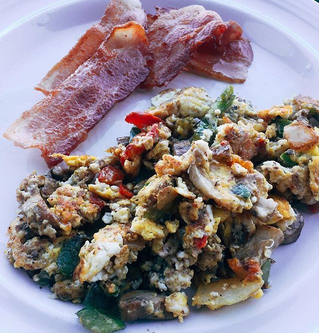 katrinaruns's tweet photo. Even the eggs taste better out here. #breakfastscramble #keto #neverforgetbacon https://t.co/MU3qkmGvMG https://t.co/cHCBvUN3Mj