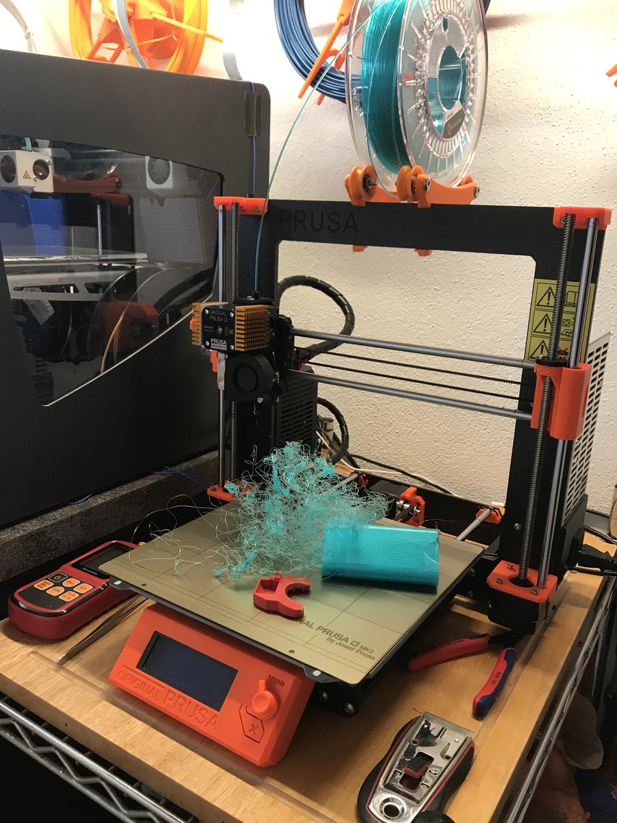 Atenzarus's tweet photo. Zum Glück hat der #prusai3mk3 eine Kollisionserkennung... https://t.co/yz7JIQy228
