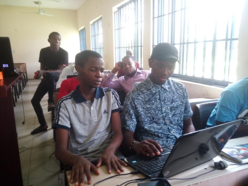 Kutajbaba's tweet photo. One letter from the #Andela TEAM skill acronym -#EPIC evident in the meet-up yesterday #Collaboration. #Andela #ALC3.0 #Alcgoogle #Alcdelta https://t.co/9XRQjsb1Bl
