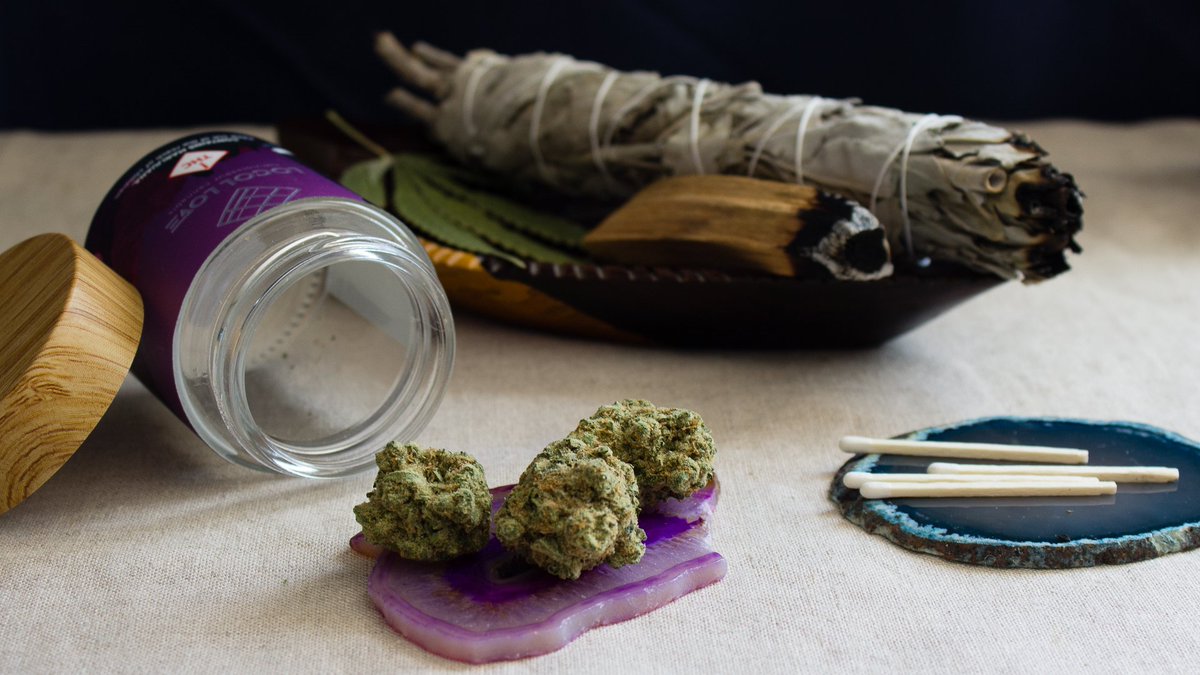 LocoL_Love's tweet photo. Slow lane Sundays. Refuel your soul. #locollove #connoisseurcannabis #cannabiscommunity #coloradocannabis #highsociety #boulder https://t.co/Ft32mdYZ6Q