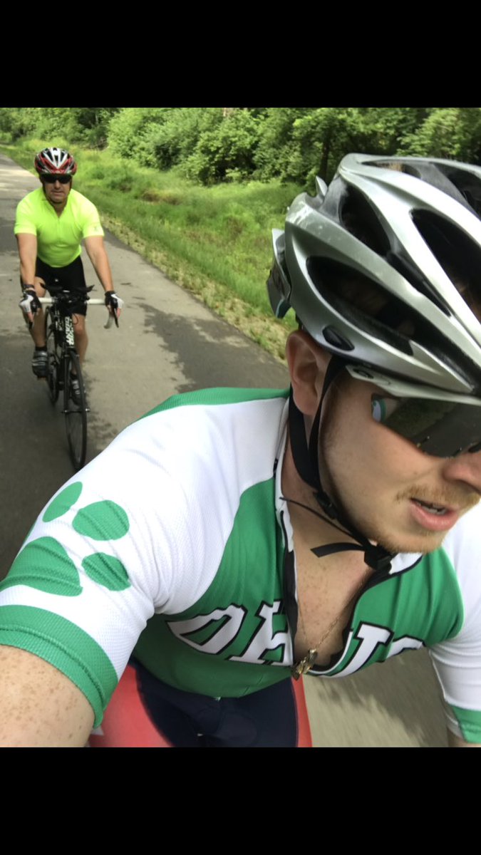 Jimmy_Marsh8's tweet image. #GetCaught @coachjlorenzo putting the work in. What’ve you done today @LadyCavsSoccer1? 🤔 #SafetyFirstThenTeamwork #1Day