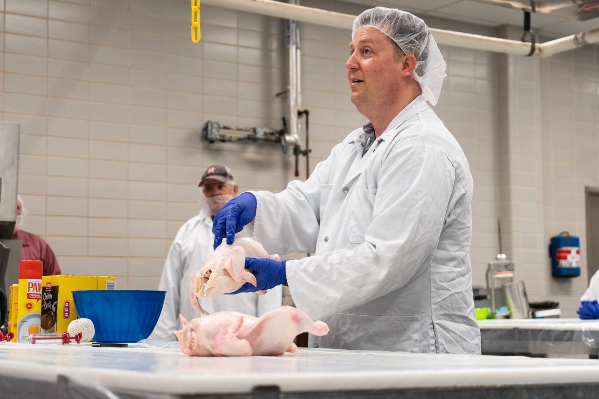 foodwaysTX's tweet photo. It's #chicken and #poultry day at #bbqcamp #tamubbq and @BRANDONHBURROWS is teaching us all about facts, fiction, styles, preparation, trussing, injecting, marinades and everything else you can imagine. https://t.co/ykto733ct5