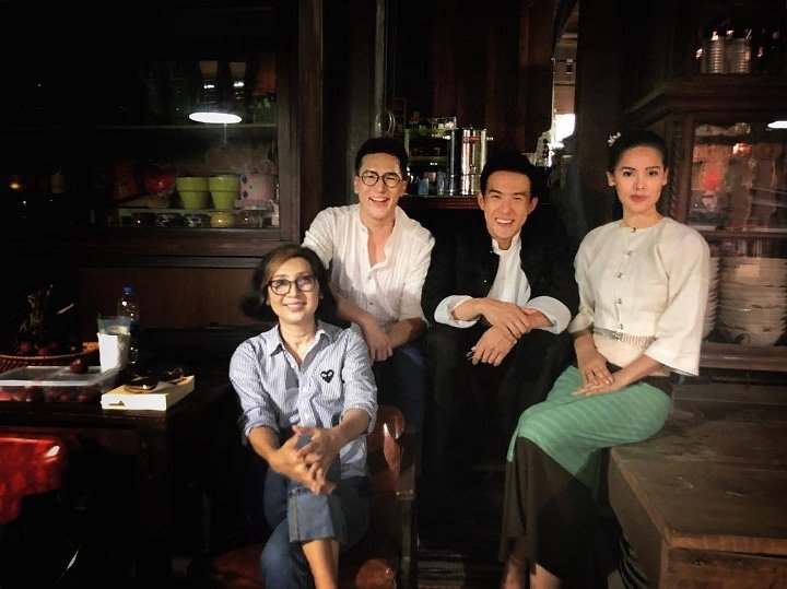 jma_no1's tweet photo. [©® @marknanagara ]
“ หายไข้แล้ววว (ไข้กลัวคุณหมอข้างๆ) มาประเดิมบุกกองละคร กลิ่นกาสะลอง 💕 #feelgoodentertainment #ch3 #mamthitima #jamesma #urassayas #marknanagara cr. P’Bee ”

#กลิ่นกาสะลอง 
#เจมส์มาร์ https://t.co/UHggxMGnCb