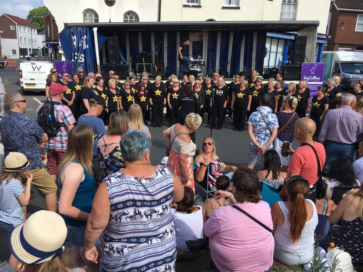 JT_StageProds's tweet photo. Carnival | Wantage Carnival is well under way with a packed out Wantage Town centre. Here is the Oxford Rock Choir banging out some classic hits! https://t.co/ip1NZr2sfB