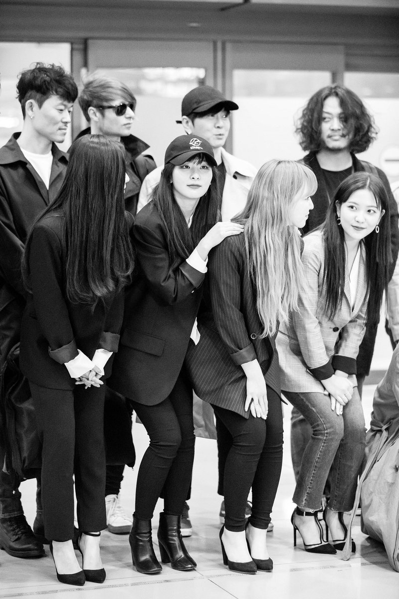 seulgi2233's tweet photo. 180404 ICN 입국 
#CookieJar #RedVelvet 
#SEULGI #레드벨벳 #슬기
@RVsmtown
#dafBAMA2018RedVelvet https://t.co/xn0pSphxF0