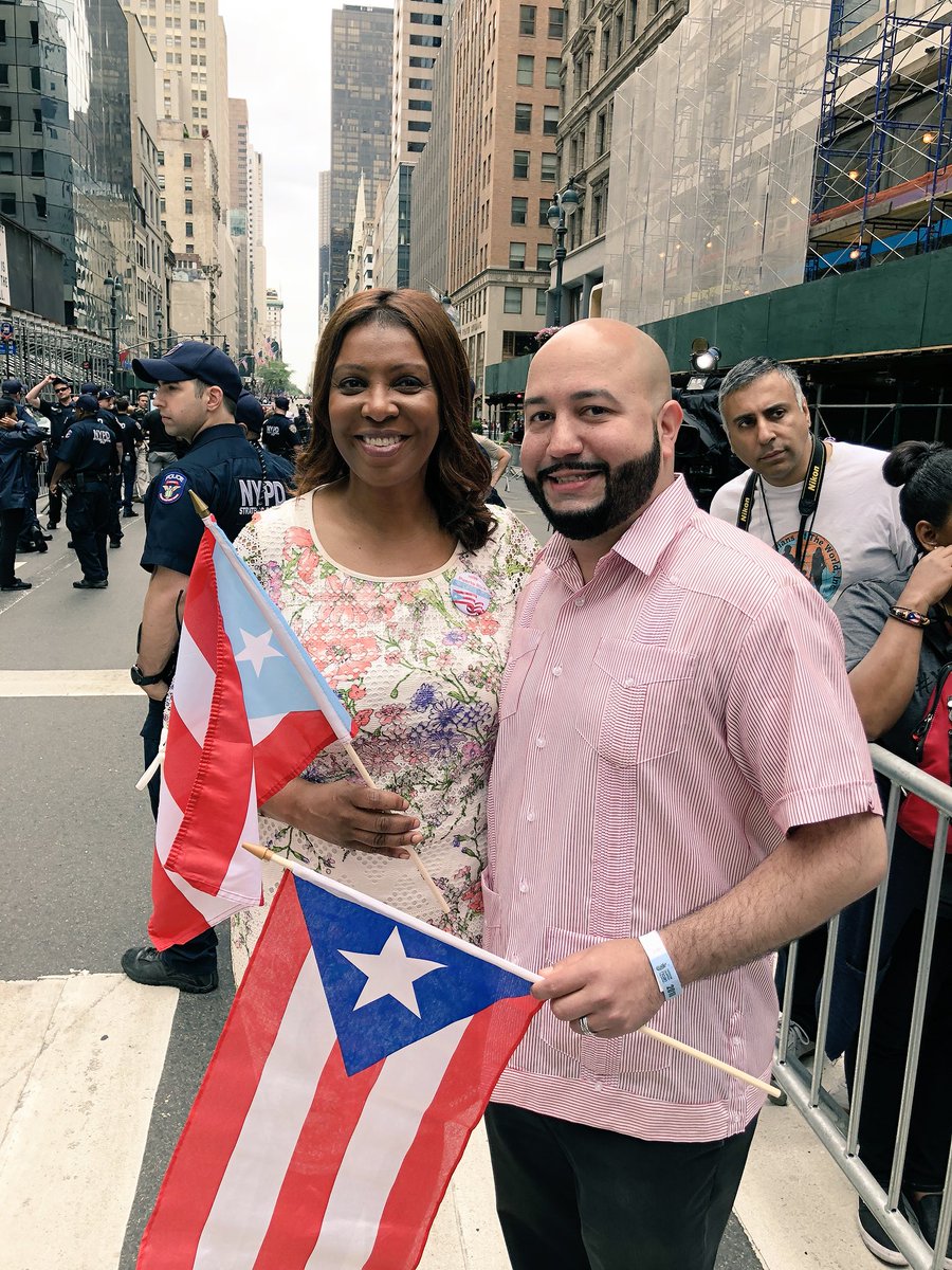 Salamancajr80's tweet photo. Proud to march w/my Boricuas, friends and colleagues! #PuertoRicanDayParade https://t.co/GkhJmmTFwr