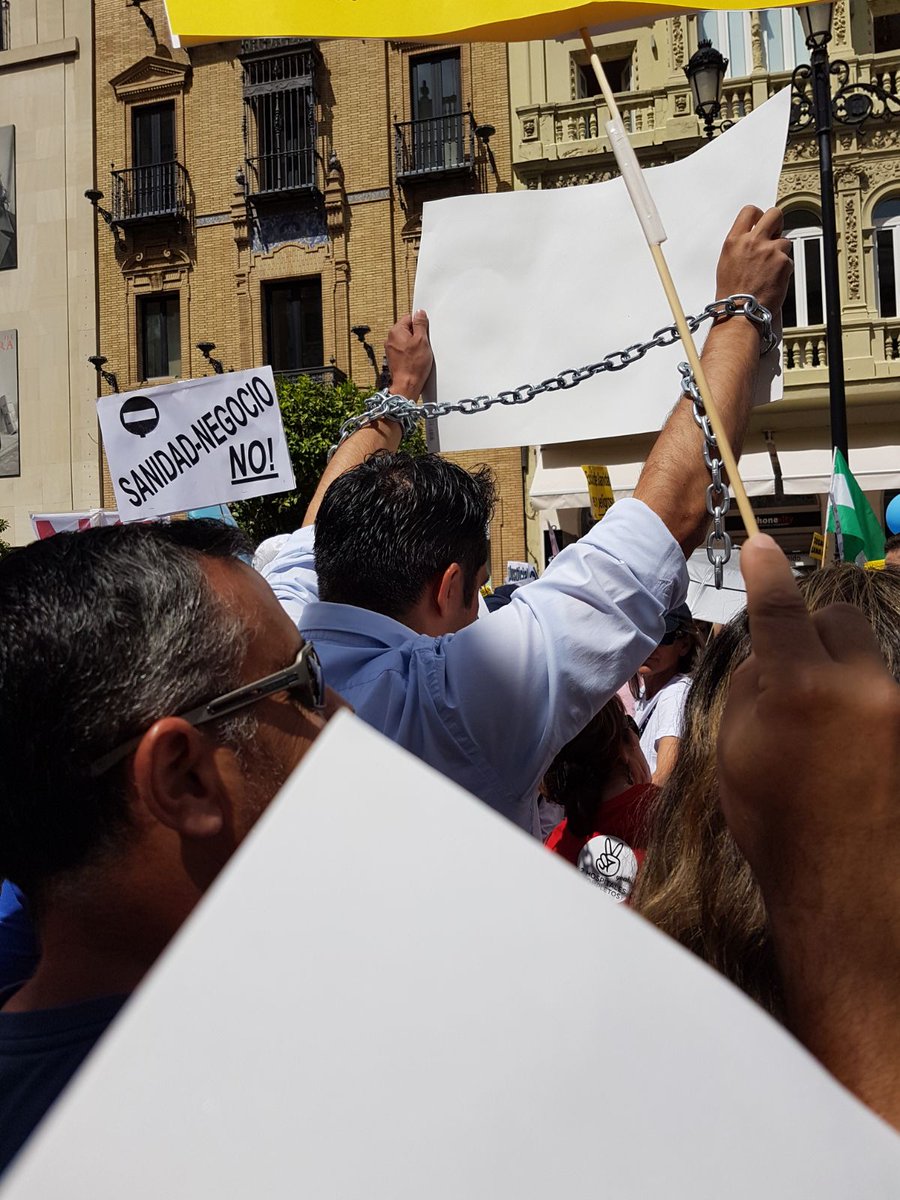 roberto_macias_'s tweet photo. Juntos romperemos las cadenas de la venganza sindical, del atropello de una corrupta organización a un hombre honesto.
Juntos lucharemos por defender a los desamparados denunciantes de corrupción.
Para que nunca más se repita este atropello.
#FelizDomingo
#sanidadpublicadigna https://t.co/9CSyEQXmqa