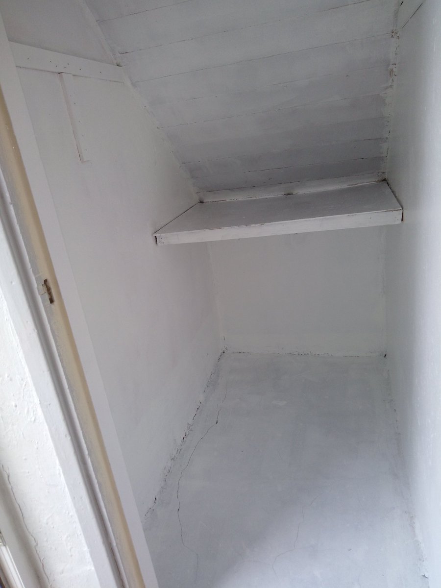 KerryPlays's tweet photo. Think my under the Stairs is coming on nicely love this colour #wilkos #wilkos #balicolour #bali #understairs #decorating #decoratingmyhouse #thiscolour #gettingitdone https://t.co/nQPNJy0xnK