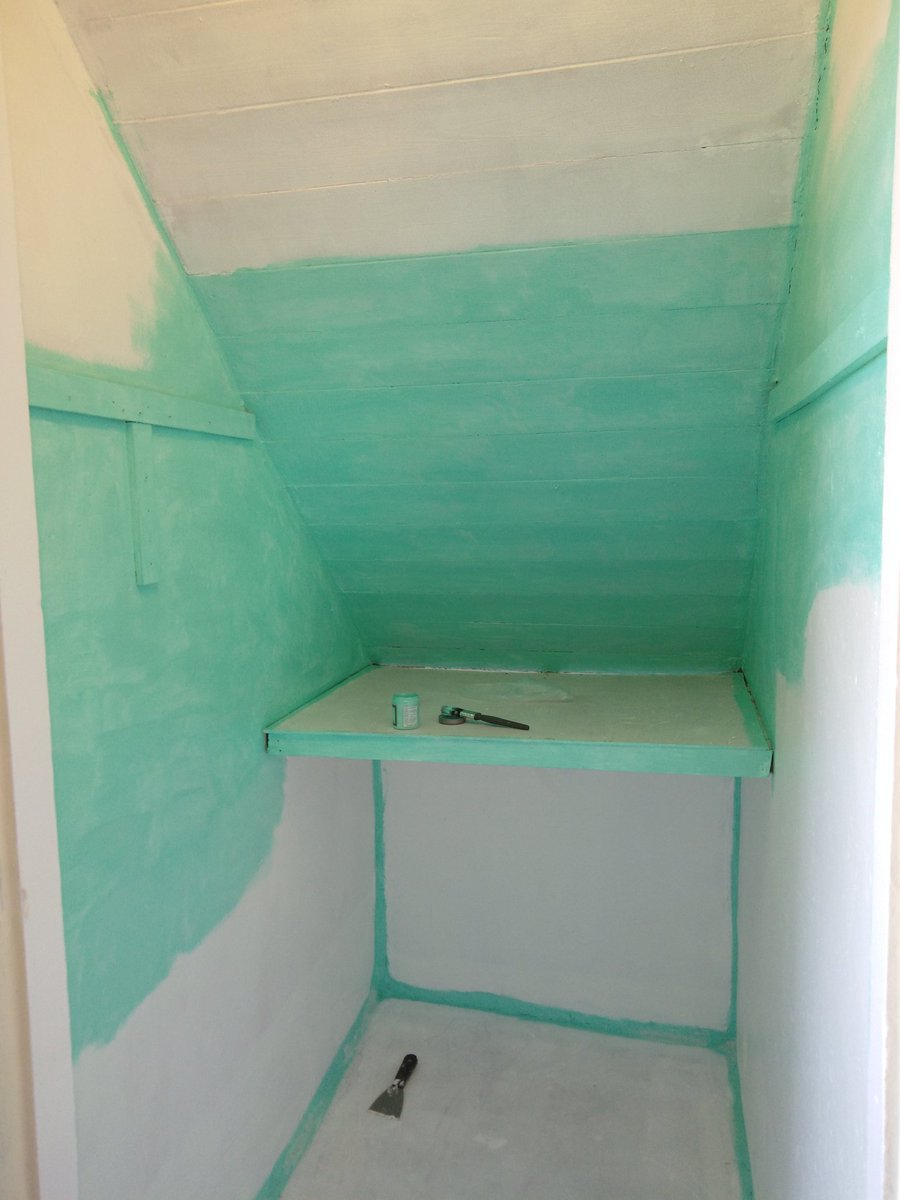 KerryPlays's tweet photo. Think my under the Stairs is coming on nicely love this colour #wilkos #wilkos #balicolour #bali #understairs #decorating #decoratingmyhouse #thiscolour #gettingitdone https://t.co/nQPNJy0xnK
