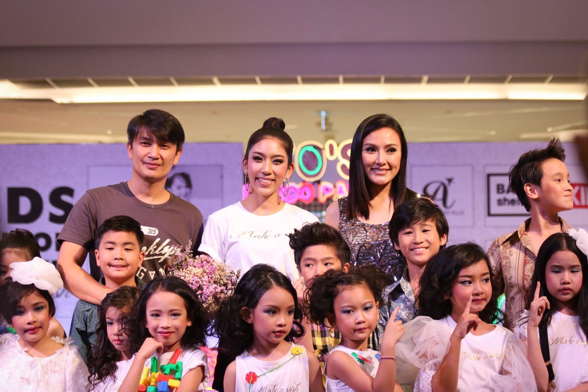 mukmac_fc's tweet photo. วันนี้มุกกี้ร่วมงาน The 70s Disco Party @ The Crystal Veranda ค่ะ 😍😊😃🎤 @Af11Muk #imukkyy #kfs2018 #discoparty #makeawish #kidsfashionshow #babysitter https://t.co/nGgaaLtFIZ