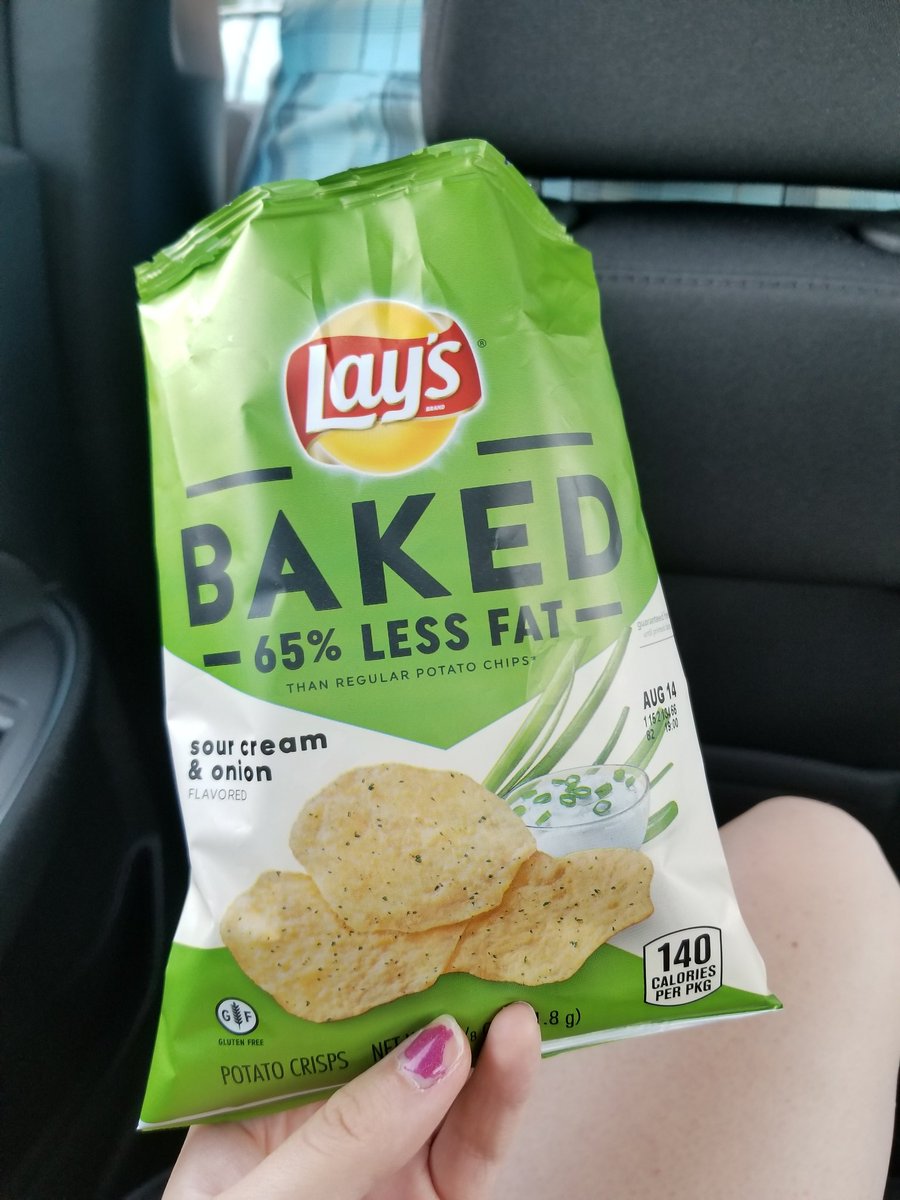 DokiDokiDany's tweet photo. Hey @LAYS go back to your old recipe please. You've ruined my favorite chips and I am sad. My cat doesnt even like them now. :( https://t.co/EBsV0JQ0Jg