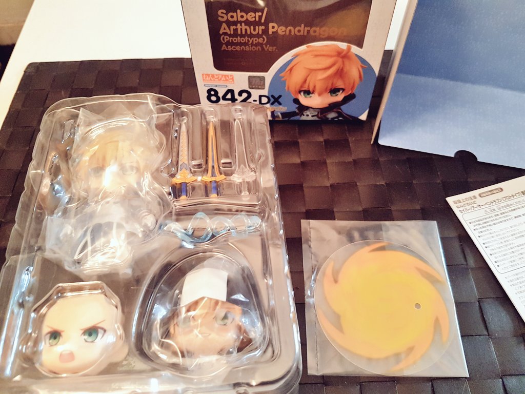 Nendoroid 842 Saber/Arthur Pendragon (Prototype) - Fate/Grand Order - ORANGE ROUGE Neuf